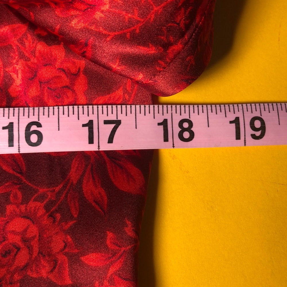 🆕 Ann Taylor LOFT red rose print silk blouse - Picture 7 of 7